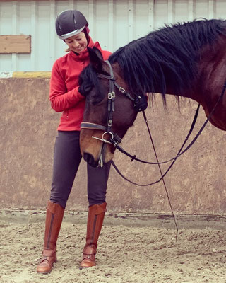 Veronika Bühn bei der individuellen Begleitung von Pferd und Reiter